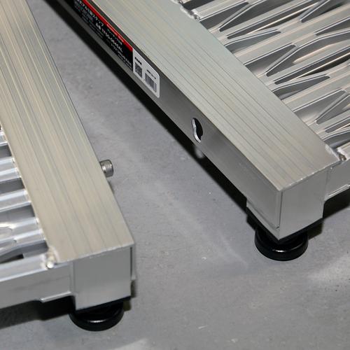 トラスコ TRUSCO 低床式アルミ製ステップ グレーチング仕様 600X450XH90~120 (1台) TFSG-0645AL_5