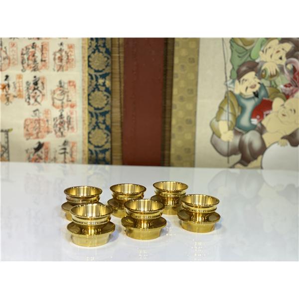 修縁堂】銅色磨き 蓮形茶湯器 物置の装飾 給水カップ 仏教法具法器