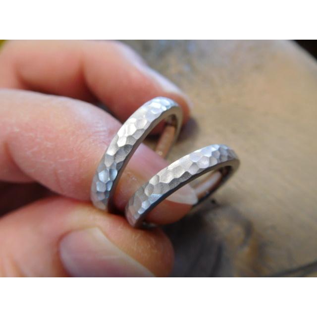 鍛造 結婚指輪 純プラチナ pt1000 pt999 マリッジリング ペア 結婚リング ペアリング シンプル ストレート 槌目 甲丸 3mm つや消し マット |  | 01