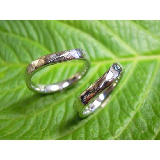 鍛造 結婚指輪 プラチナ pt900 マリッジリング v字 ウェーブ 結婚リング ペアリング 3mm メンズ 男性 槌目 レディース 女性 ダイヤ カラーダイヤ |  | 01