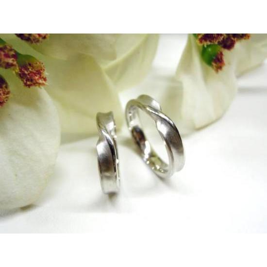 鍛造 結婚指輪 プラチナ pt900 マリッジリング 結婚リング ひねり ねじり インフィニティ 2.9mm ペアリング 光沢 つや消し コンビネーション |  | 02