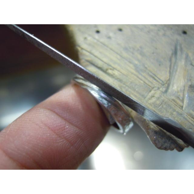 プラチナ 結婚指輪 本物の鍛造 打ち出した槌目模様にズバッ と斜めのミル打ちラインが切れ込む 078 鍛造の結婚指輪 ジュエリーコウキ 通販 Yahoo ショッピング