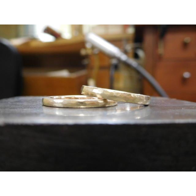 鍛造 結婚指輪 ゴールド 18k 18金 k18 マリッジリング ペア 結婚リング ペアリング 細め 甲丸 槌目 メンズ 2.5mm レディース 2mm くすみ加工