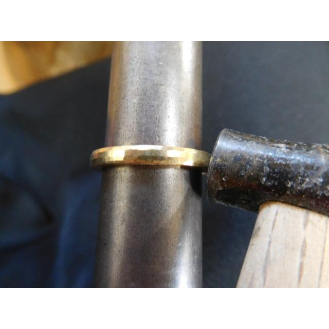 鍛造 結婚指輪 ゴールド 18k 18金 k18 マリッジリング ペア 結婚リング ペアリング 細め 甲丸 槌目 メンズ 2.5mm レディース 2mm くすみ加工