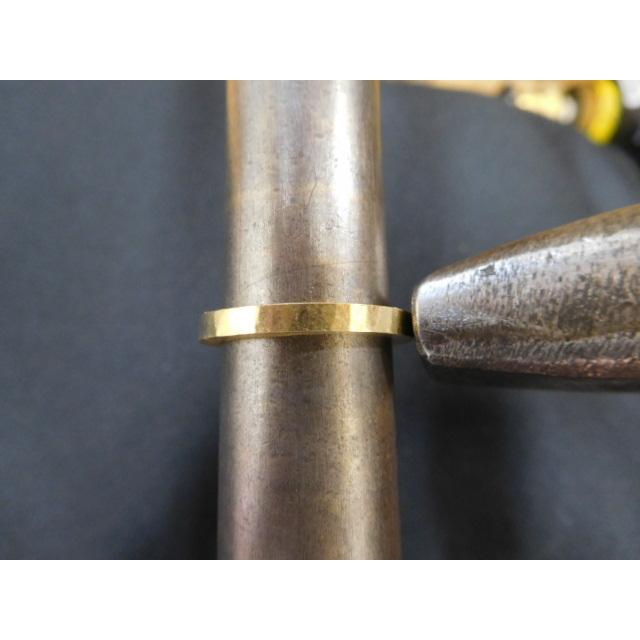 鍛造 結婚指輪 ゴールド 18k 18金 k18 マリッジリング ペア 結婚リング ペアリング 細め 甲丸 槌目 メンズ 2.5mm レディース 2mm くすみ加工