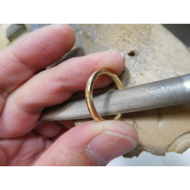 鍛造 結婚指輪 ゴールド 18k 18金 k18 マリッジリング ペア 結婚リング ペアリング 細め 甲丸 槌目 メンズ 2.5mm レディース 2mm くすみ加工