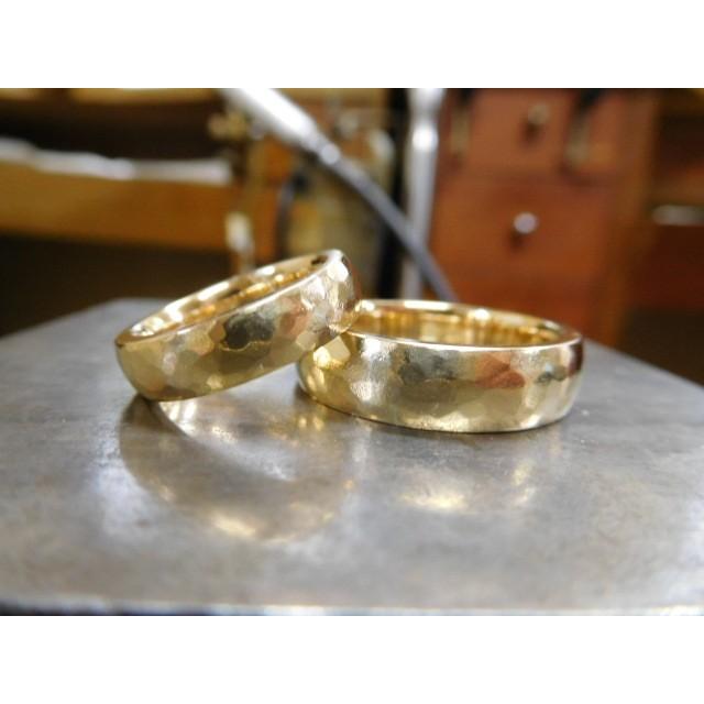 鍛造 結婚指輪 ゴールド 18k 18金 k18 マリッジリング ペア 結婚リング 槌目 太め 太い 甲丸 平甲丸 ペアリング メンズ 6.5mm レディース 4.5mm |  | 03
