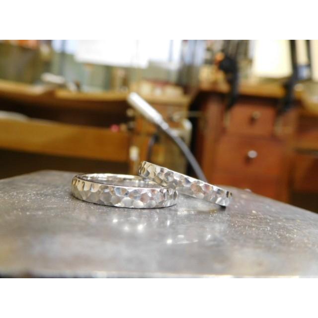 ★動作確認済み 鍛造 結婚指輪 プラチナ pt900 マリッジリング ペア 結婚リング ペアリング 槌目 甲丸 メンズ 男性 3.5mm レディース 女性 3mm 光沢 【WSO3462208644】(123200円)