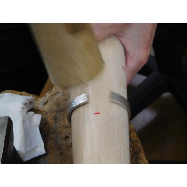 鍛造 バングル ブレスレット プラチナ pt900 太め 太い 槌目 槌目加工 槌目模様 10mm つや消し マット デザイン メンズ レディース |  | 10