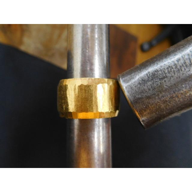 純金 指輪 リング 鍛造 ブランド 値段 安い 24k 24金 k24 太め 太い 甲丸 平甲丸 13mm 槌目 槌目加工 槌目模様 光沢 鏡面 おしゃれ デザイン メンズ レディース |  | 16