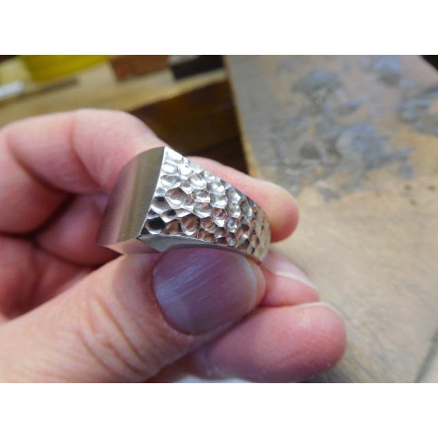 鍛造 シグネットリング 印台リング 40g シグネット 印台 指輪 純プラチナ pt1000 pt999 太い 13mm 槌目 光沢 おしゃれ デザイン メンズ レディース |  | 06