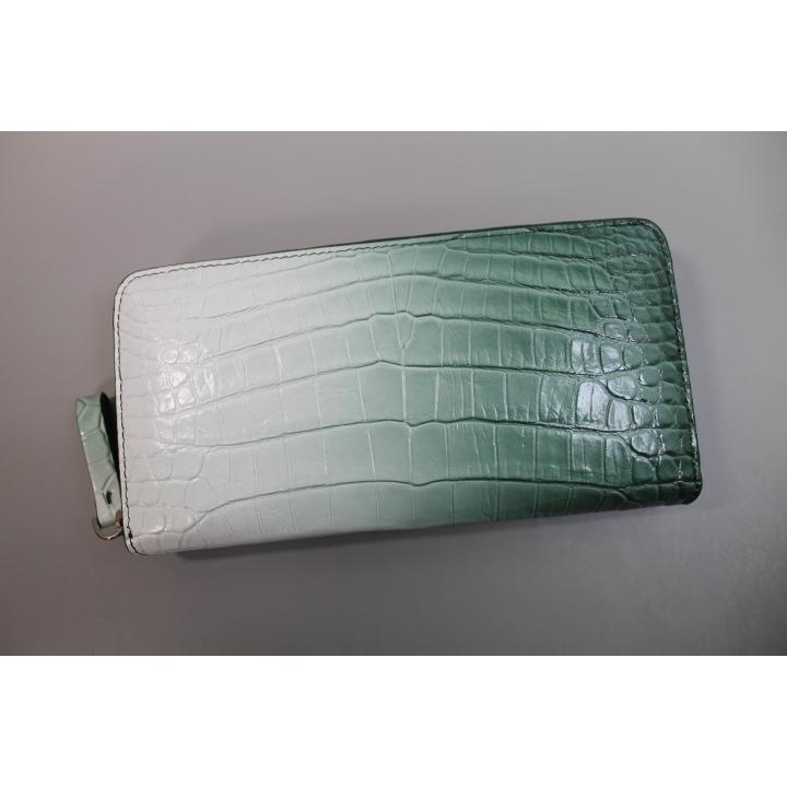 【専用】クロコダイル 長財布 グラデーション グリーン ラウンド 一枚革 グラデーション クロコダイル 長財布 財布 グリーン 緑 内側も