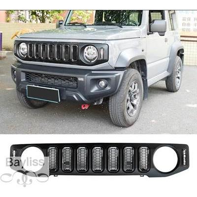 美品　SUZUKI ジムニー JB64JB74グリル LEDライト付き　送料込み ジムニー 新型 ジムニーシエラ JB64 JB74 グリルライト 付き