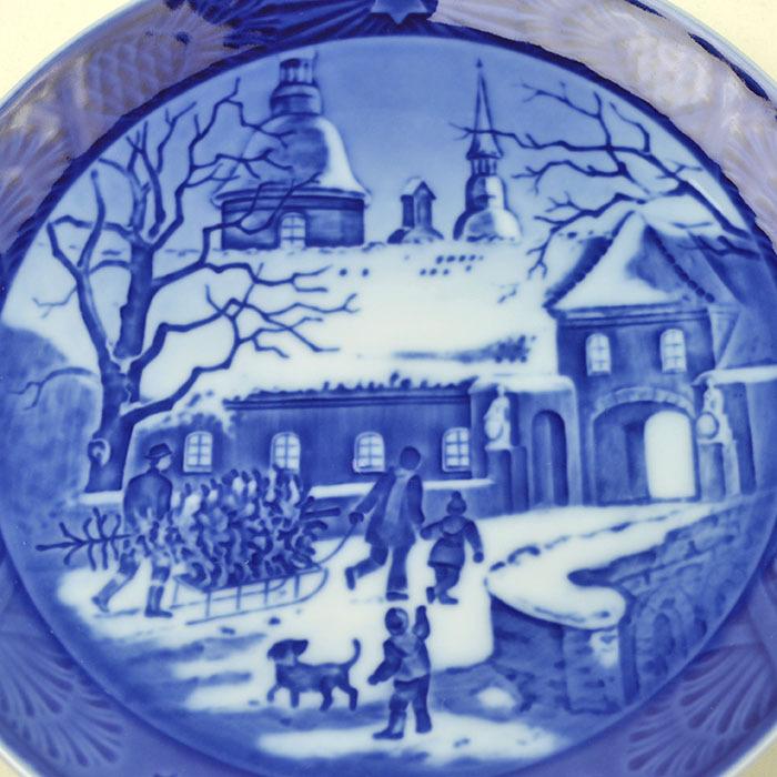 Royal Copenhagen ロイヤルコペンハーゲン イヤープレート 1995年 (平成7年)「マナーハウスでのクリスマス (CHIRISTMAS AT THE MANOR HOUSE)」 磁器 ブルー｜kousei-brand｜03