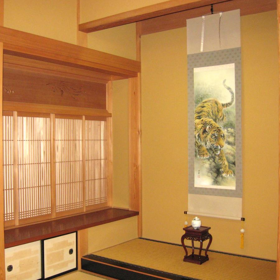 掛け軸 掛軸 猛虎 加藤渓華 (真作・新品) : 掛け軸の専門店 香遊