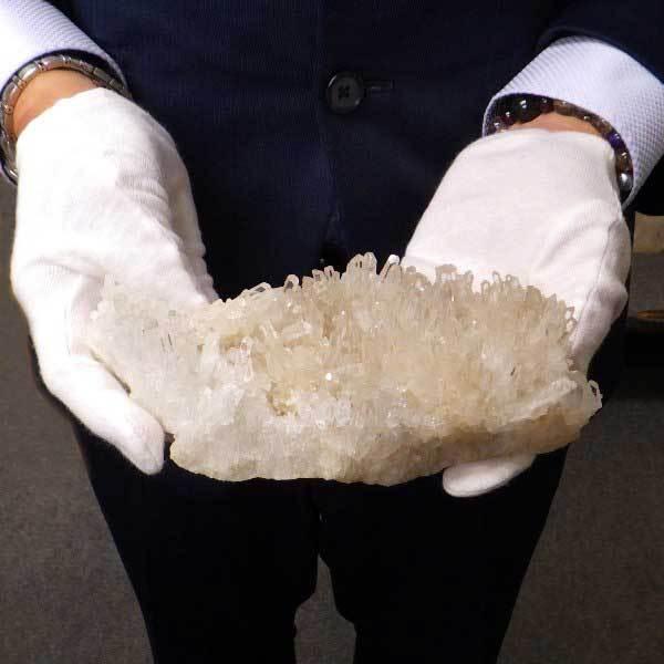 水晶 原石 水晶クラスター 天然水晶 置物 パワーストーン 天然石 通販 信頼 おすすめ 本物 開運祈願 風水グッズ 風水 現物販売 天然水晶クラスター764gの画像