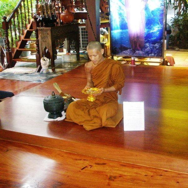 お守り 魔除け タイのお守り プラクルアン タイ 曜日の神様 幸せを呼ぶ