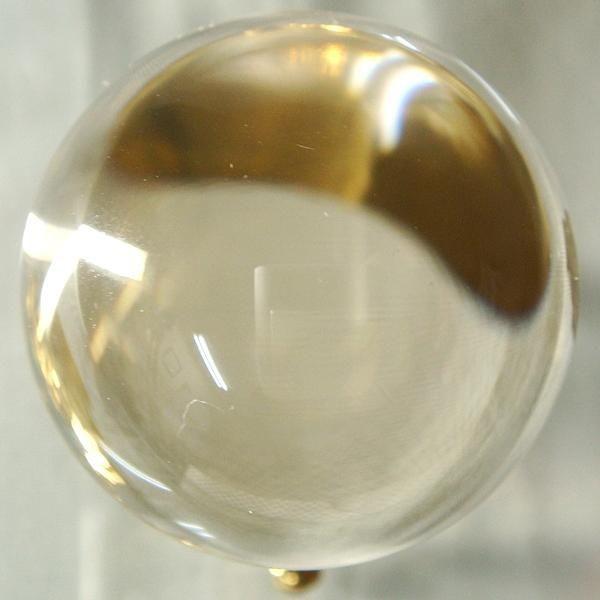 水晶玉 風水 半額セール 楽天市場】IwaiLoft 模様付き光る 水晶 丸玉 人工 溶練 水晶玉