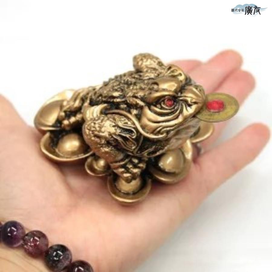 開運 三脚蛙 三本足 カエル 置物 金色 風水 玄関 縁起 かわいい 三脚