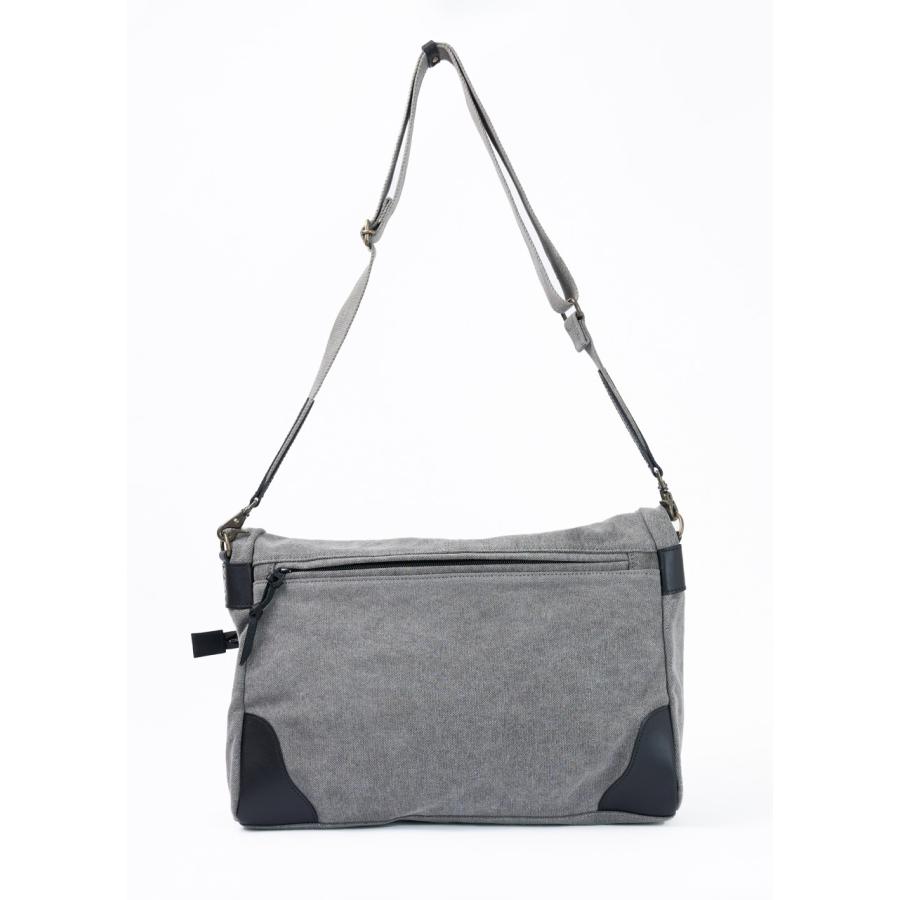 豊岡鞄（認定商品・FEEDBAG）豊岡製・神鍋山火山灰+墨染め 8号帆布・二つ折れショルダー FB-103 |  | 01