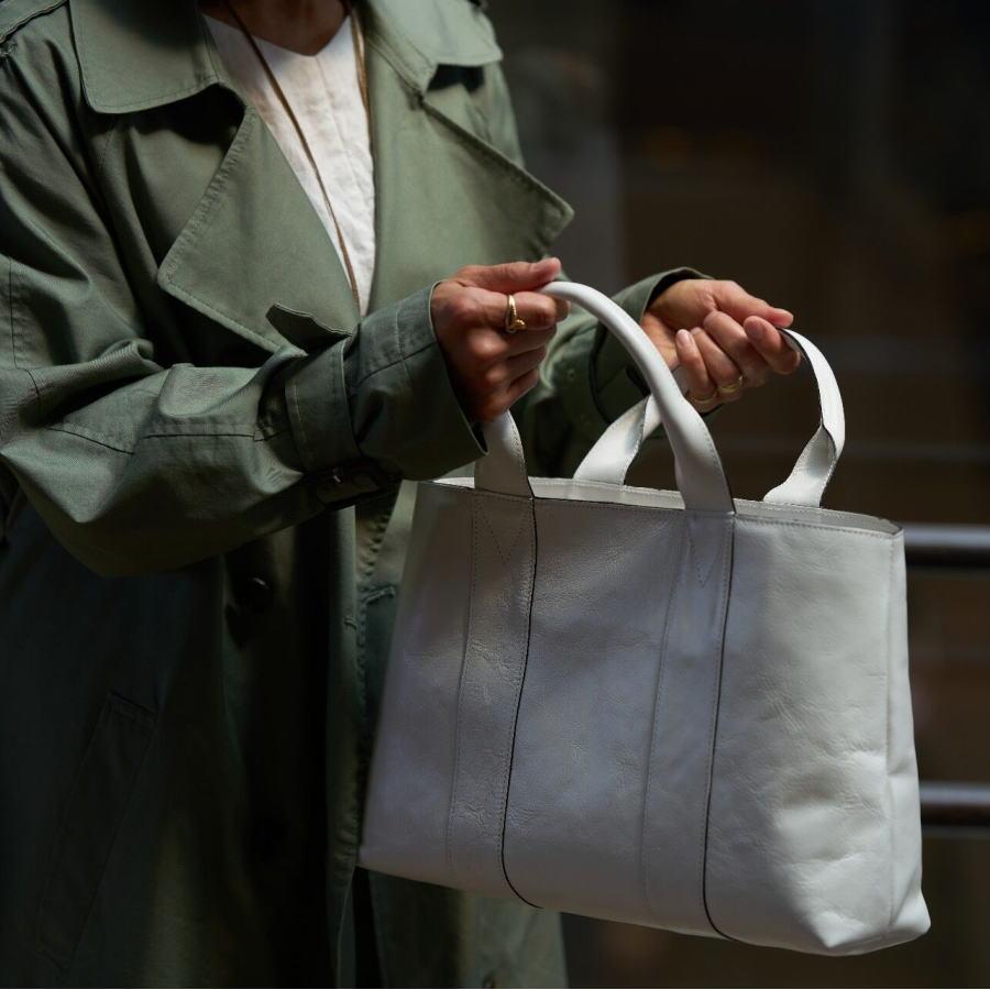 【rena -iris made in japan】IMAIBAG(イマイバッグ）コラボ製品【日本製】軽量牛革製品・艶ありヌメ革手提トート（A4サイズ) rj-01-b |  | 12