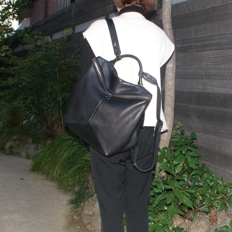 -Less(レス)／レスデザイン（日本製）播州(姫路)のタンナーでオリジナルの革・ソフトオイルレザー・半円ファスナーリュック　LMSB-0201 |  | 03