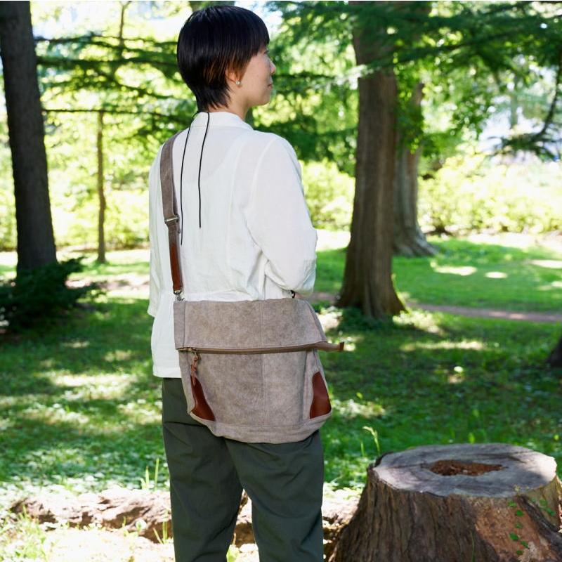 rena 豊岡(レナ　トヨオカ）cheviot(チェビオット）【豊岡製・神鍋山火山灰染め】8号帆布・口折り斜め掛けショルダー（ｔｚ-25） |  | 03