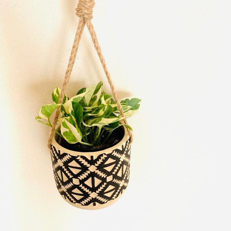 エスニックプランター　黒　ハンキング　陶器　おしゃれ　観葉植物　　室内　引っ越し　ギフト |  | 06