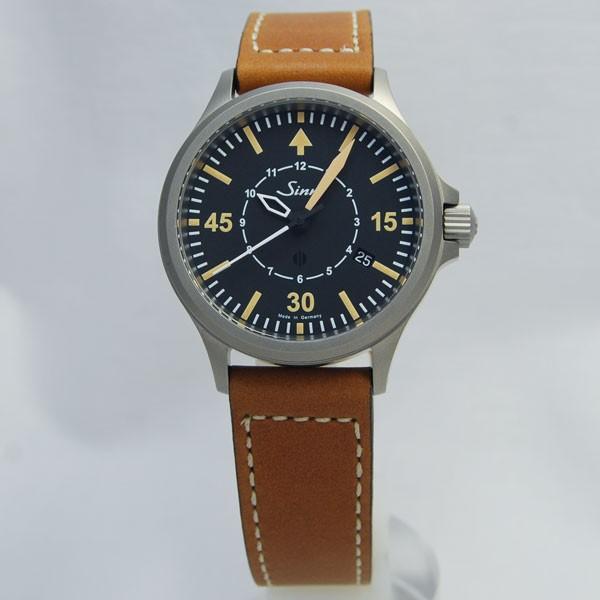 Sinn ジン 856.B-Uhr 世界限定856本モデル レザーストラップ VICTORINOX(ビクトリノックス) V241934 Maverick Gent Armys 腕時計， シルバー， ブレスレット