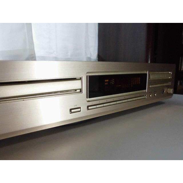CDプレイヤー　CDデッキ ONKYO オンキヨー　オンキョー　C-724 ONKYO C-724 〓 オンキョー INTEC同世代フルサイズCDプレーヤー