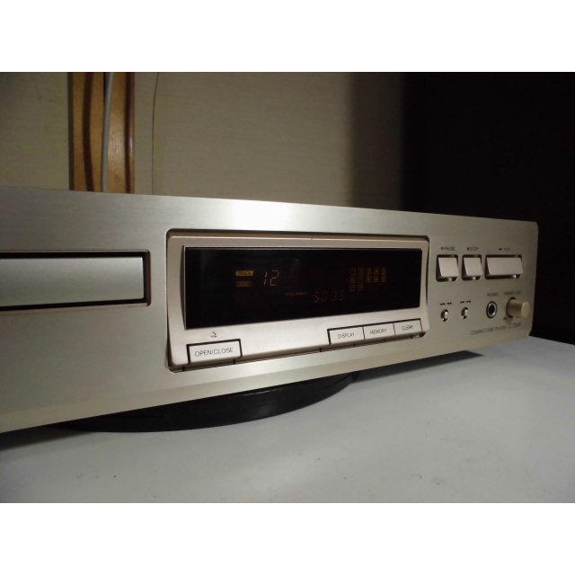 ONKYO C-724X 〓 お薦め！オンキョーのお手軽フルサイズCDプレーヤー 