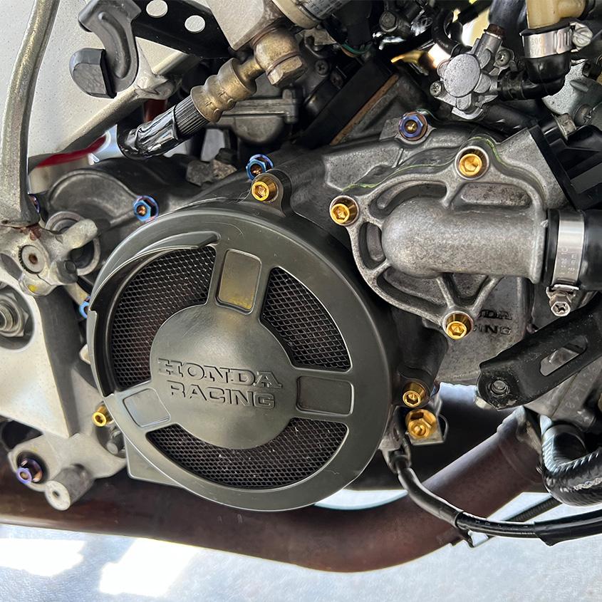 K'sガレージ NSR250 R. クランクケースカバー周り チタンボルト 13本