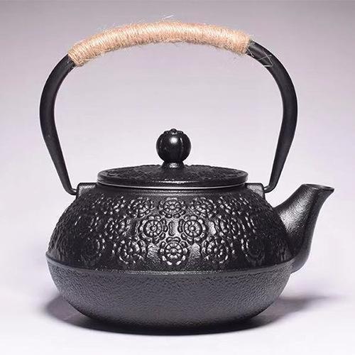 鉄瓶 南部鉄器 桜柄 さくら 伝統工芸品 急須 茶こし付き 鉄分 鉄瓶 南部鉄器 桜柄 さくら 伝統工芸品 急須 茶こし付き 鉄分