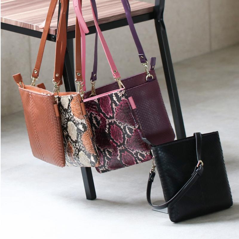 サコッシュ レディース メンズ 縦型 革 蛇革 ミニ サコッシュバッグ