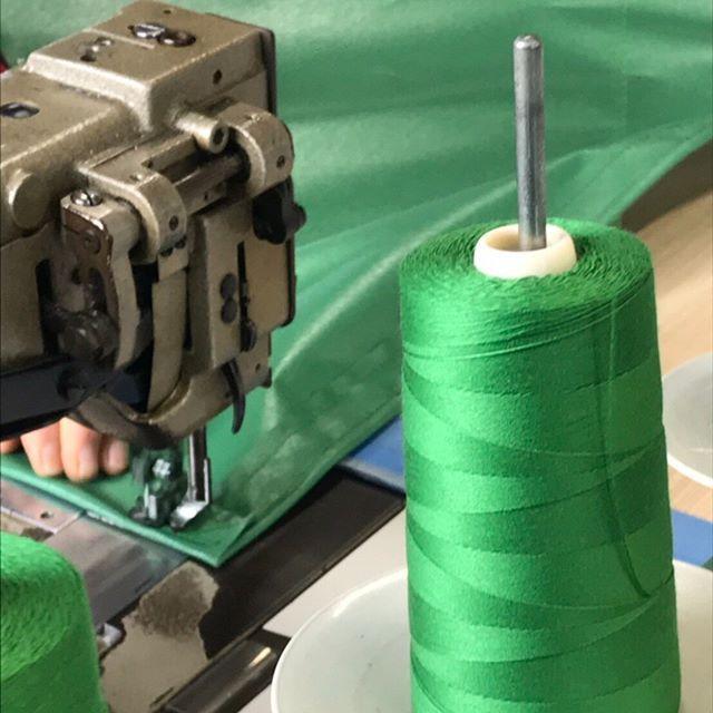 ダイハツ ハイゼット ジャンボ専用　ピッタリ スロープ型 シート輪ゴム26本付 補修用キット付き 長持ち 日本製 軽トラシート 軽トラック 荷台シート |  | 14