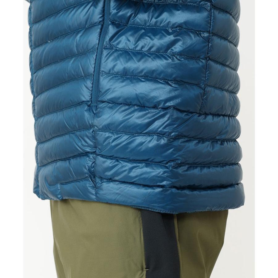 MOUNTAIN HARDWEAR（マウンテンハードウェア） ダウンジャケット