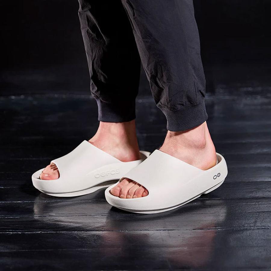 OOFOS（ウーフォス） ウーアープラス OOFOS OOahh PLUS 26SS : グッド