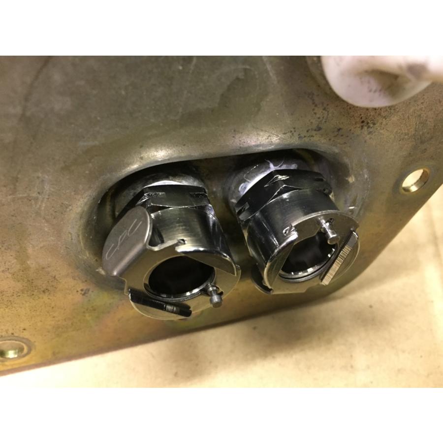 トライアンフ フューエルポンプ 金属製 コネクター T1240868 デイトナ