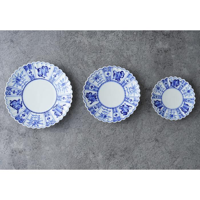 有田HOUEN 有田焼 芙蓉手菊型皿 中 直径約18cm【送料無料】 電子 有田HOUEN 有田焼 芙蓉手菊型皿 中 直径約18cm【送料無料】 電子