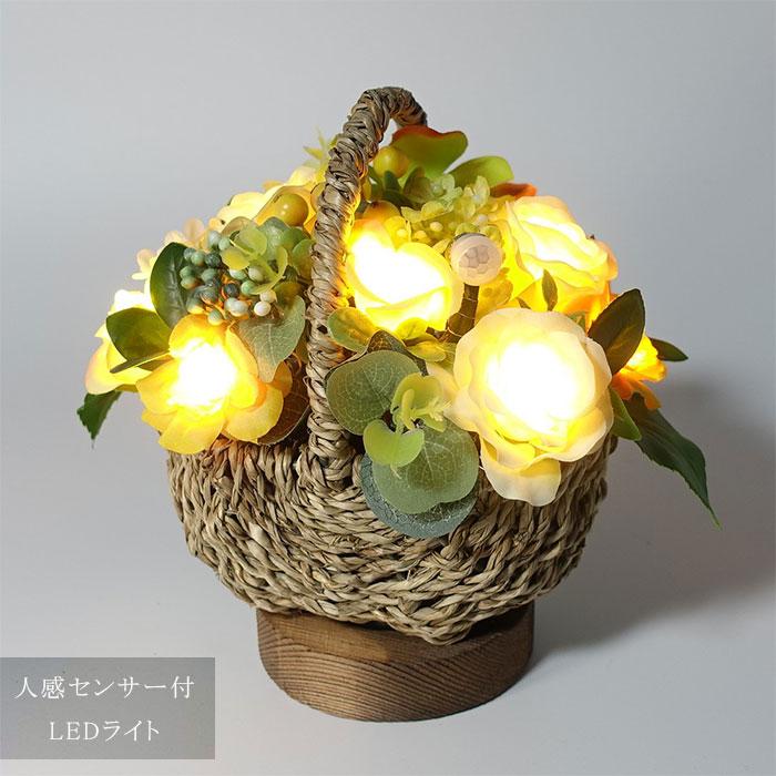LEDフラワー 12個のバラを盛った籐製の花かご / 造花 薔薇 バラ 花 花