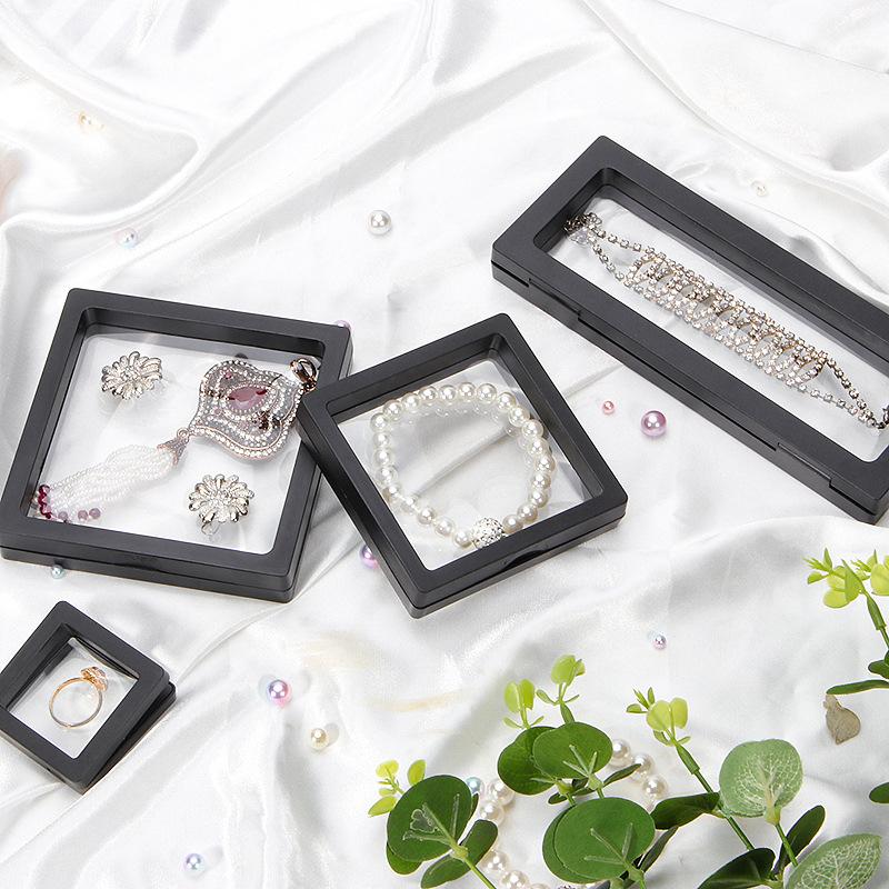 インテリアクリアケース　伸縮可能タイプ 4点セット |  | 01