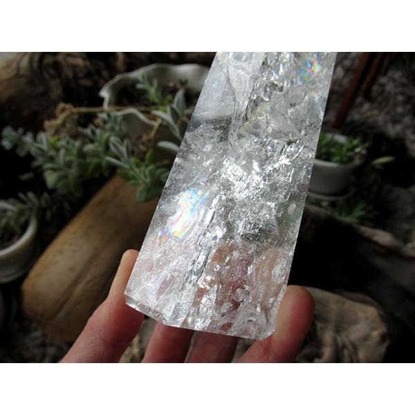 レインボースタッデッドクォーツ/天然水晶ポイント/トカンティンス州産