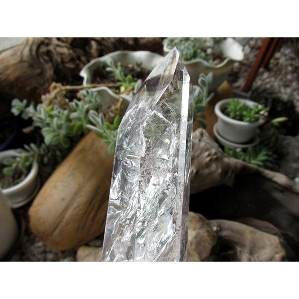 レインボースタッデッドクォーツ/天然水晶ポイント/トカンティンス州産