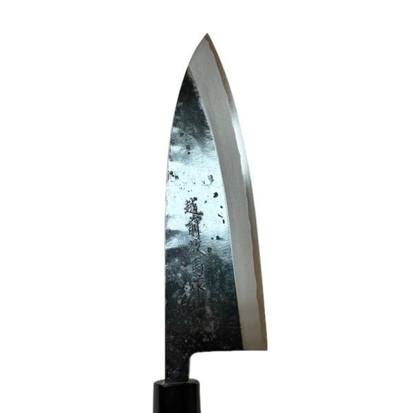 【送料無料】越前数馬作 黒打 出刃包丁 白二鋼 165mm 水牛桂鎬柄付  625522 202402の画像