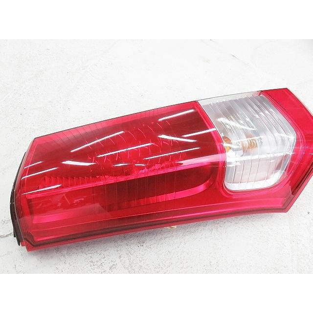 1.WAGON R 前期98/10〜01/11 テールランプ クリアレッド 新品 1.WAGON R 前期98/10〜01/11 テールランプ クリアレッド 新品 1.WAGON R