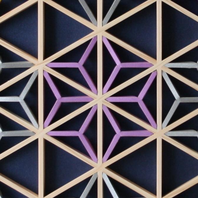 和モダン アートパネル 組子色彩葉 【切子調 青に紫2点＜菖蒲色