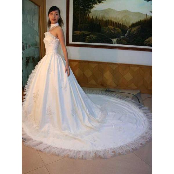 Wdk233c ウエディングドレス チョーカー付 Wd233c 久美ドレスハウス 通販 Yahoo ショッピング