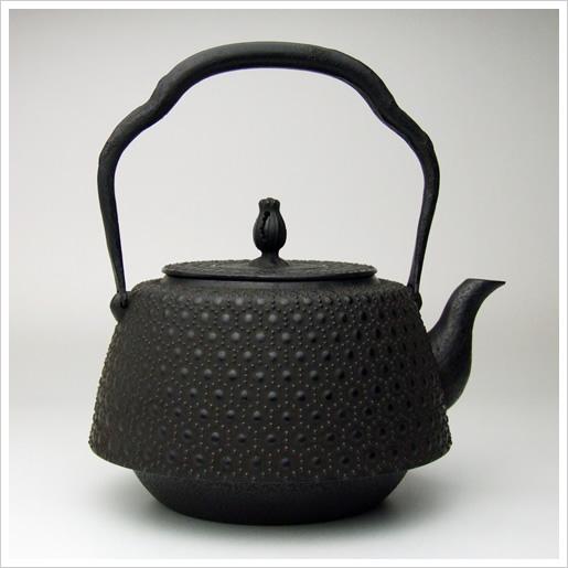 南部薫山工房15型九重アラレ 南部鉄瓶 南部鉄器 鉄瓶 南部鉄器