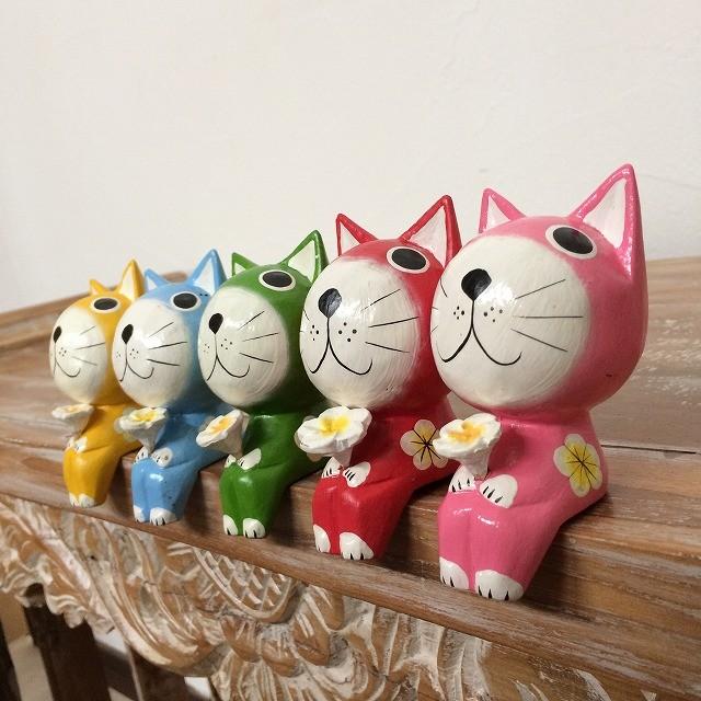 お座り花もちバリネコ 5体1セット 猫雑貨 ネコの置物 木彫りの お座り花もちバリネコ 5体1セット 猫雑貨 ネコの置物 木彫りの