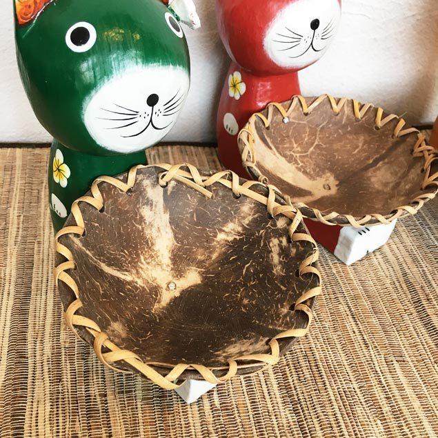 木彫り お皿持ちバリネコ 5色 ココナッツ 小物入れ 猫雑貨 木彫りの